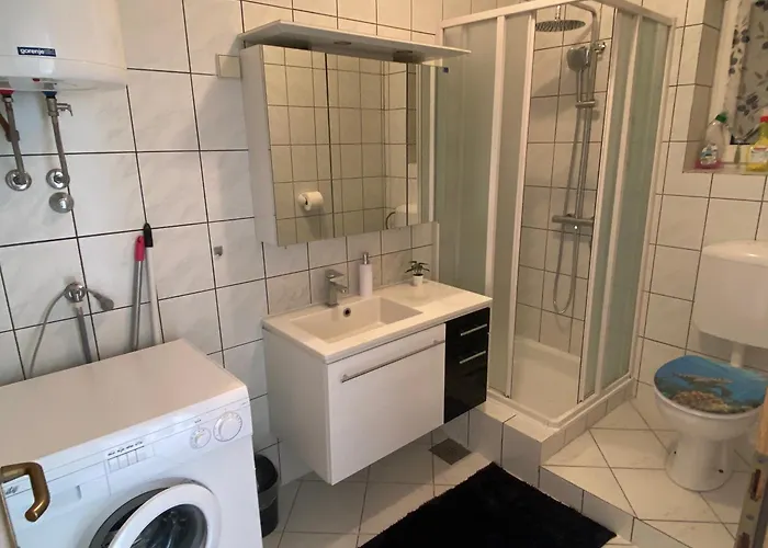 아파트 Apartmenthaus Novi*** 노비비노돌스키