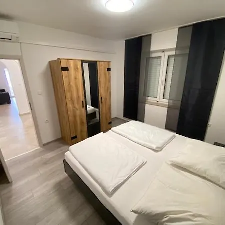 Apartmenthaus Novi*** *