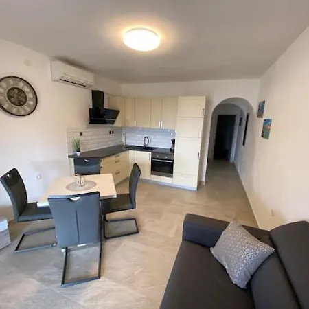 Апартаменты Apartmenthaus Novi*** *