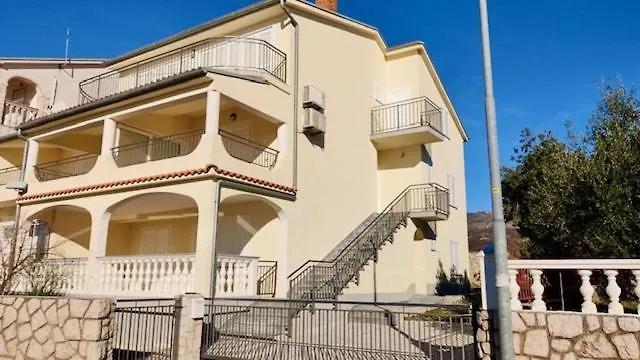 Apartament Apartmenthaus Novi*** *